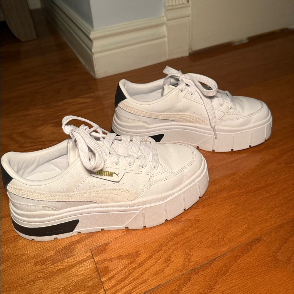 Puma White and Black Chunky Sneakers Size 7